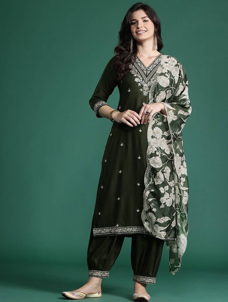 Ethnic Motifs Embroidered Thread Work Kurta with Salwar & With Dupatta