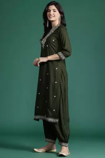 Ethnic Motifs Embroidered Thread Work Kurta with Salwar & With Dupatta