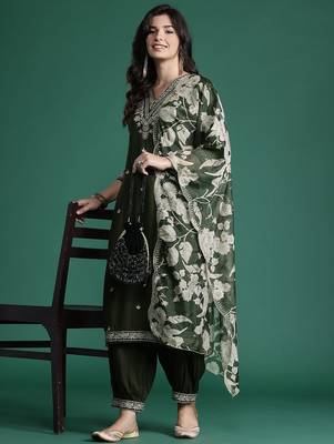 Ethnic Motifs Embroidered Thread Work Kurta with Salwar & With Dupatta 8