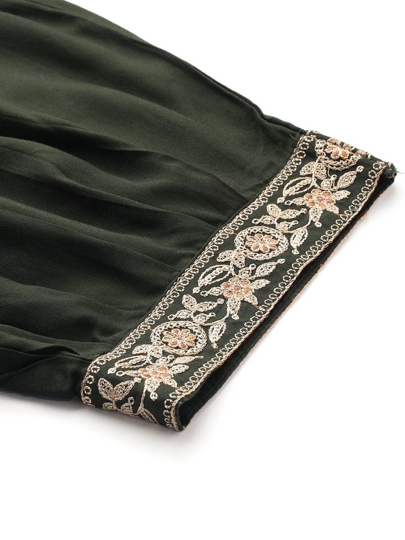Ethnic Motifs Embroidered Thread Work Kurta with Salwar & With Dupatta