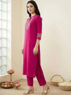 Women Printed Regular Sequinned Kurta with Trousers 4