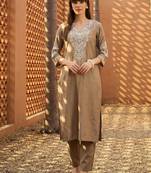 Women Ethnic Motifs Embroidered Regular Thread Work Kurta with Trousers