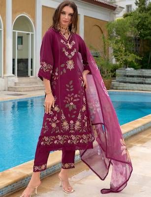 Floral Embroidered Thread Work Pure Silk Kurta With Trousers & Dupatta 2