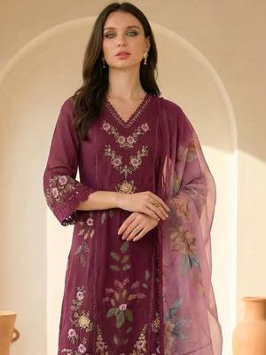 Floral Embroidered Thread Work Pure Silk Kurta With Trousers & Dupatta 3