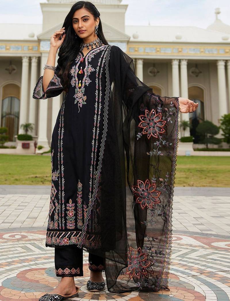 Women Floral Embroidered Regular Thread Work Kurta with Trousers & With Dupatta