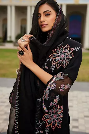 Women Floral Embroidered Regular Thread Work Kurta with Trousers & With Dupatta