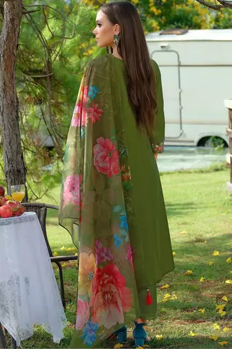 Women Floral Embroidered Regular Thread Work Liva Kurta with Trousers & With Dupatta