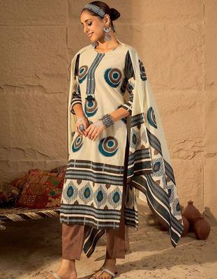 Women Printed Regular Pure Cotton Kurta with Trousers & With Dupatta 3