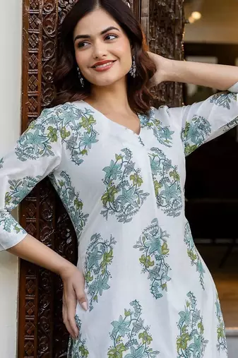 Women Floral Printed Regular Pure Cotton Kurta with Trousers