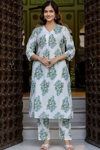 Women Floral Printed Regular Pure Cotton Kurta with Trousers