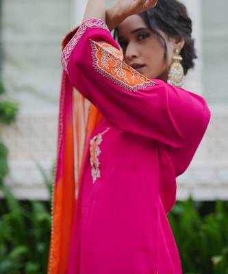 Women Ombre Embroidered Regular Thread Work Kurta with Trousers & With Dupatta 5