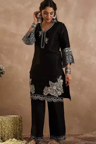 Women Ethnic Motifs Embroidered Regular Thread Work Kurta with Trousers