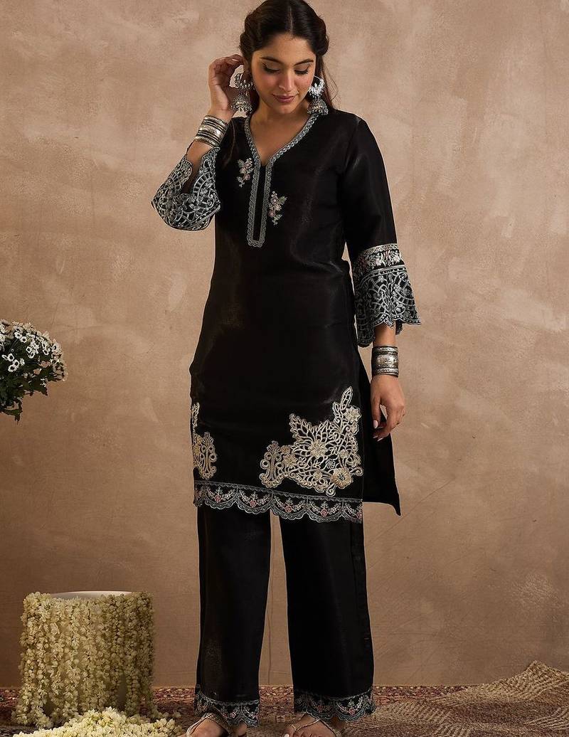 Women Ethnic Motifs Embroidered Regular Thread Work Kurta with Trousers