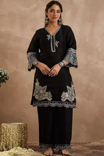 Women Ethnic Motifs Embroidered Regular Thread Work Kurta with Trousers