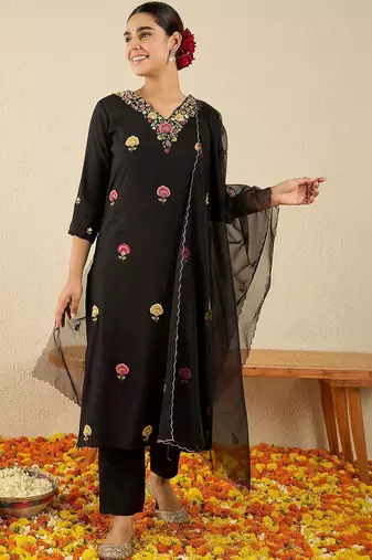 Women Floral Embroidered Regular Thread Work Kurta with Trousers & With Dupatta