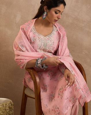 Women Floral Printed Regular Thread Work Linen Kurta with Trousers & With Dupatta 6