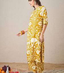 Women Ethnic Motifs Printed Regular Kurta with Trousers