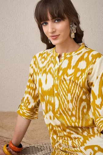Women Ethnic Motifs Printed Regular Kurta with Trousers