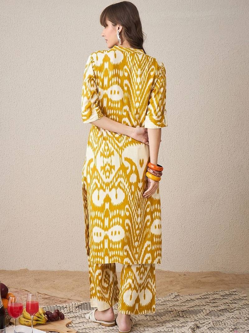 Women Ethnic Motifs Printed Regular Kurta with Trousers