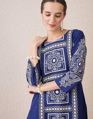 Women Ethnic Motifs Printed Regular Kurta with Trousers 2