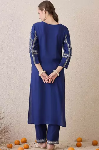 Women Ethnic Motifs Printed Regular Kurta with Trousers