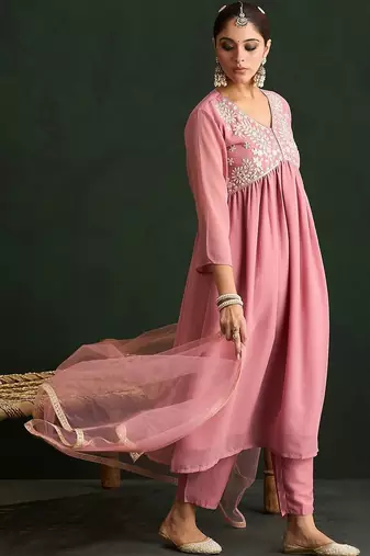 Women Floral Embroidered Empire Thread Work Kurta with Trousers & With Dupatta
