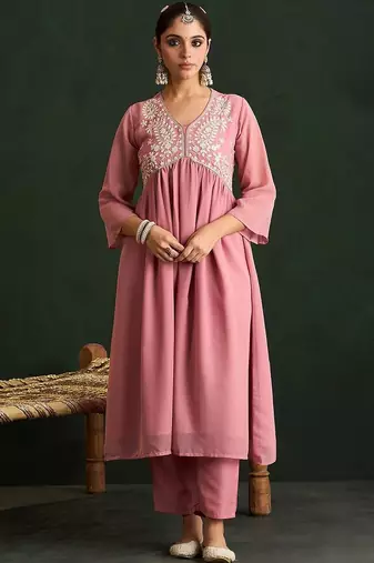 Women Floral Embroidered Empire Thread Work Kurta with Trousers & With Dupatta