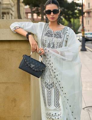 Women Ethnic Motifs Embroidered Regular Thread Work Kurta with Trousers & With Dupatta 3