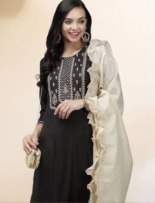 Women Ethnic Motifs Embroidered Regular Thread Work Liva Kurta with Trousers & With Dupatta 1