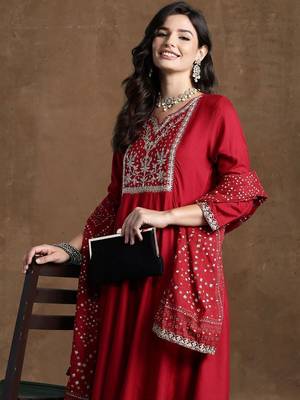 Women Ethnic Motifs Embroidered Panelled Thread Work Kurta with Trousers & With Dupatta 1