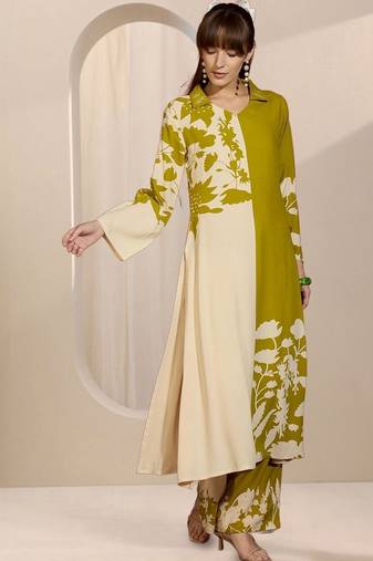 Women Floral Printed Regular Kurta with Trousers