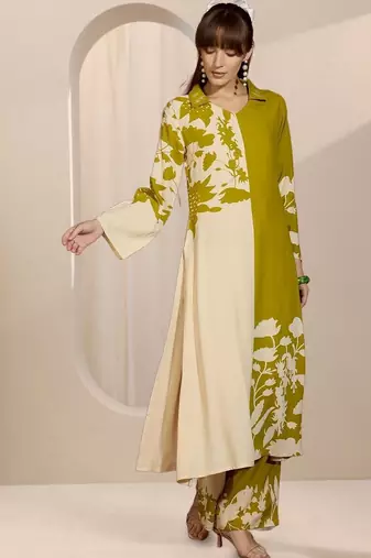 Women Floral Printed Regular Kurta with Trousers