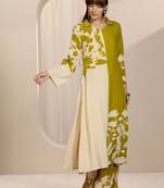Women Floral Printed Regular Kurta with Trousers