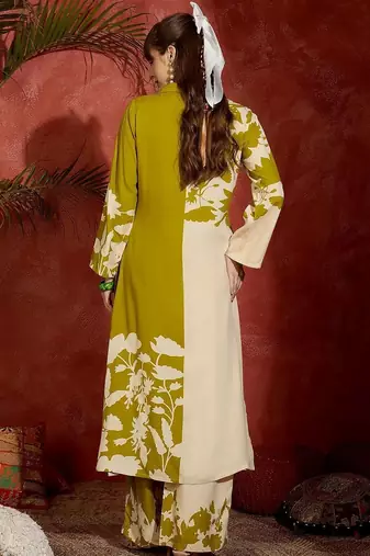 Women Floral Printed Regular Kurta with Trousers