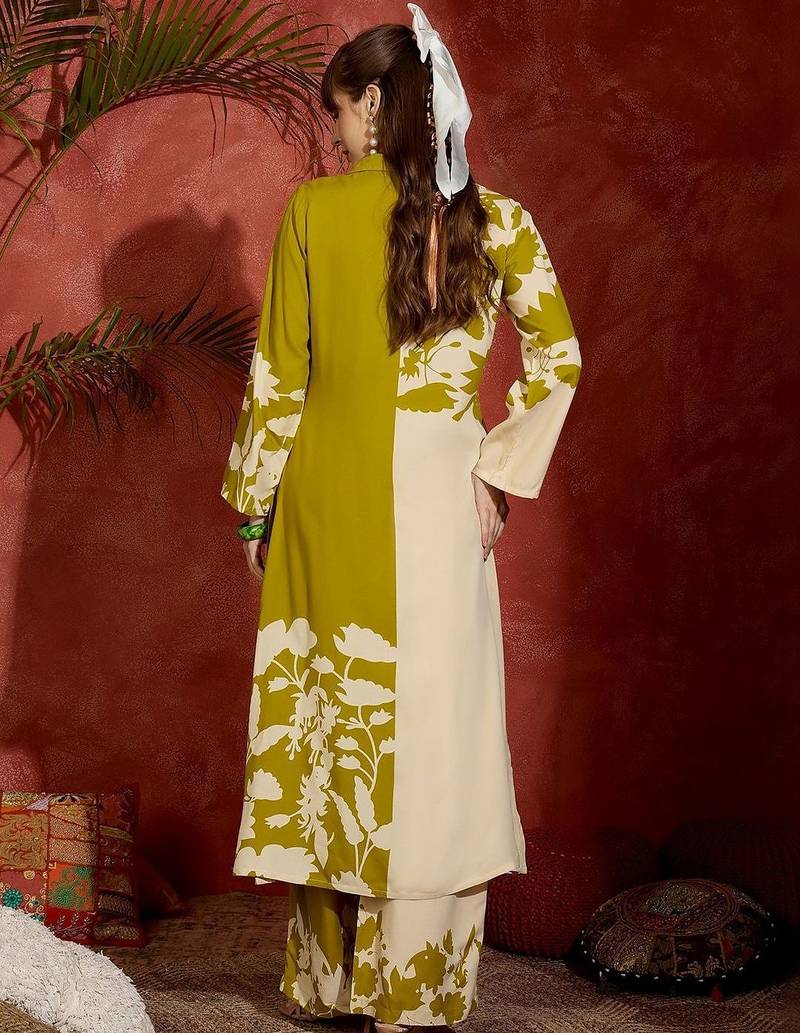 Women Floral Printed Regular Kurta with Trousers