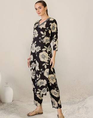 Women Floral Printed Regular Thread Work Pure Cotton Kurta with Trousers 1