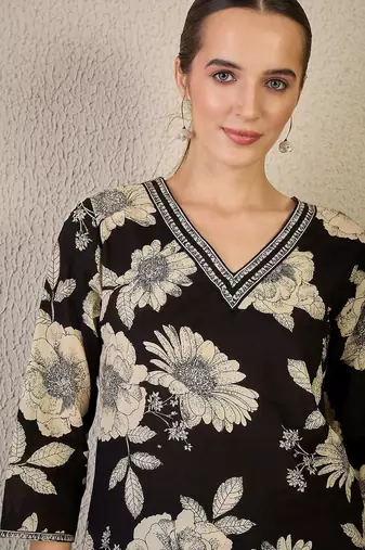 Women Floral Printed Regular Thread Work Pure Cotton Kurta with Trousers