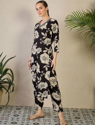 Women Floral Printed Regular Thread Work Pure Cotton Kurta with Trousers 5