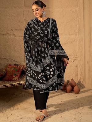 Women Ethnic Motifs Printed Regular Pure Cotton Kurta with Trousers & With Dupatta 7