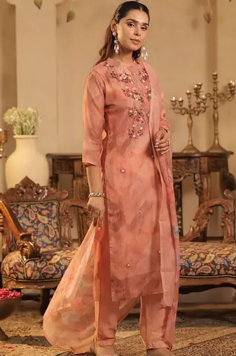 Women Floral Embroidered Regular Thread Work Chanderi Cotton Kurta with Trousers & With Dupatta