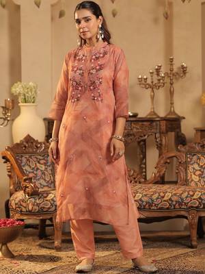 Women Floral Embroidered Regular Thread Work Chanderi Cotton Kurta with Trousers & With Dupatta 6