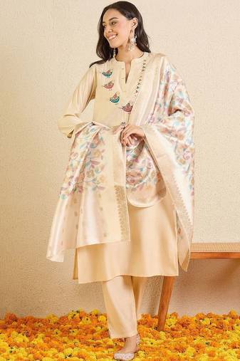Women Ethnic Motifs Embroidered Regular Thread Work Kurta with Trousers & With Dupatta