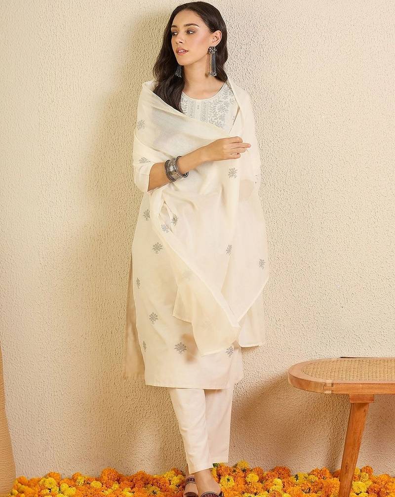 Women Ethnic Motifs Embroidered Regular Thread Work Pure Cotton Kurta with Trousers & With Dupatta