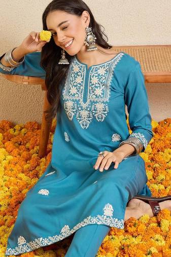 Women Ethnic Motifs Embroidered Regular Thread Work Kurta with Trousers