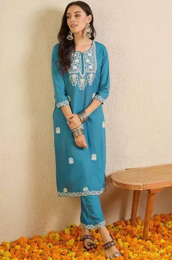 Women Ethnic Motifs Embroidered Regular Thread Work Kurta with Trousers