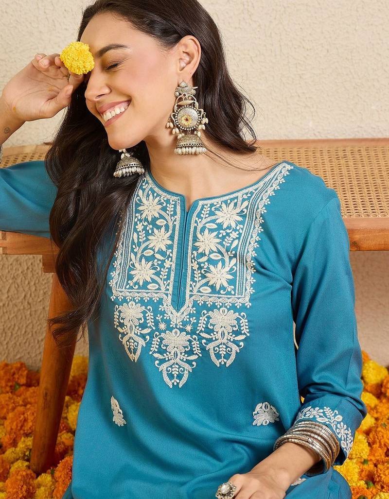 Women Ethnic Motifs Embroidered Regular Thread Work Kurta with Trousers