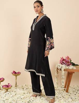 Women Floral Embroidered Regular Kurta with Palazzos 3