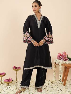 Women Floral Embroidered Regular Kurta with Palazzos 4