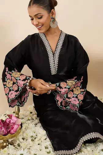Women Floral Embroidered Regular Kurta with Palazzos