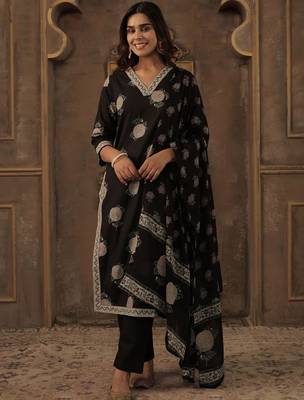 Women Floral Printed Regular Pure Cotton Kurta with Trousers & With Dupatta 1